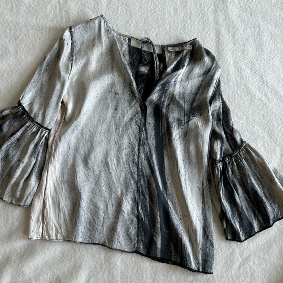 Go Silk Bell Sleeves Tie Dye Blouse Size S - Picture 4 of 10